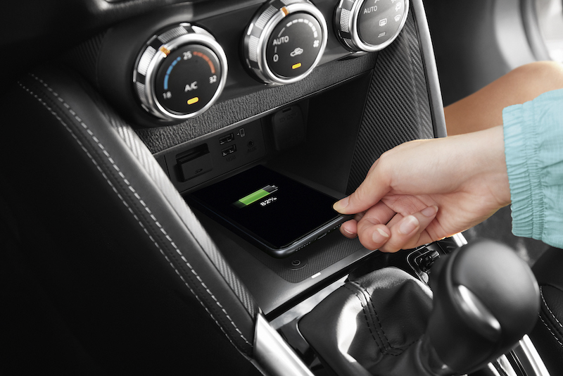 https://www.racharoad.com/wp-content/uploads/2022/01/MAZDA-2_03_Wireless-Charger.jpg