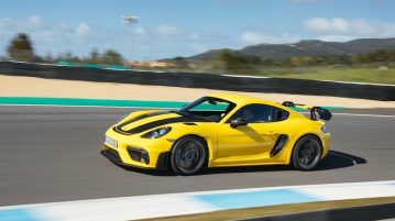 Porsche 718 Cayman GT4 RS ยนตรกรรมสปอร์ตระดับเรือธงรุ่นล่าสุด